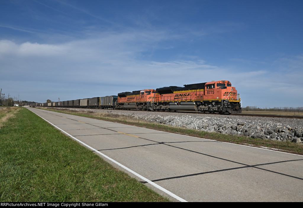 BNSF 8775